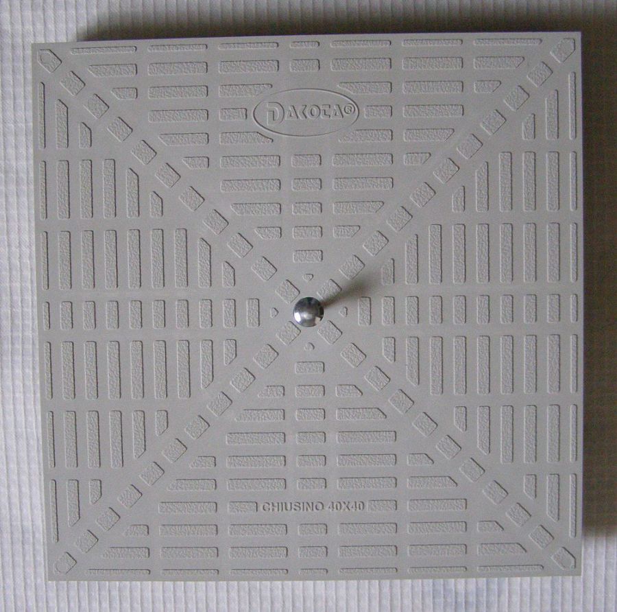 200×200-Plastovy-poklop-k-reviznej-sachte-1