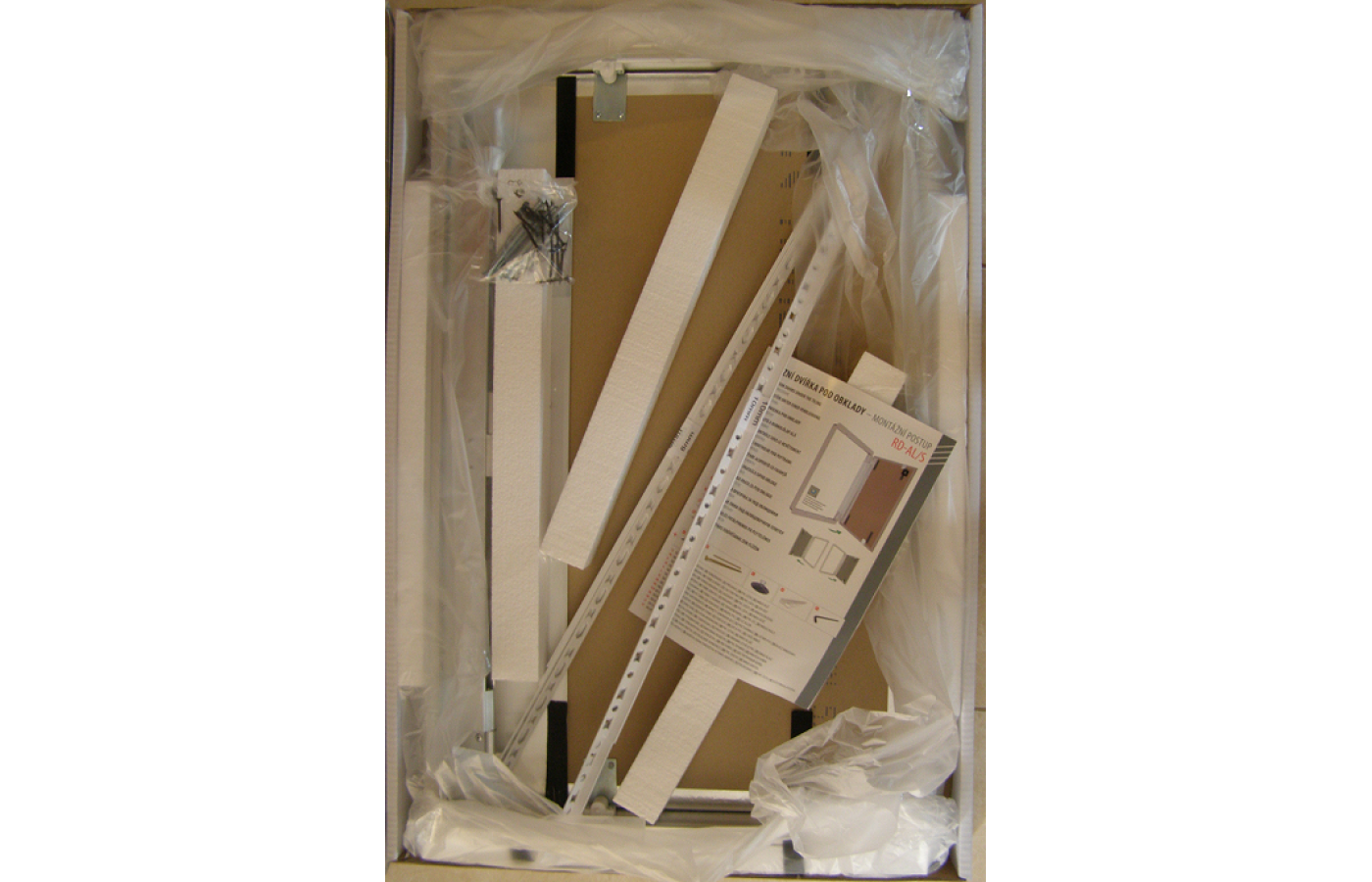 Revizne-dvierka-pod-obklady-RD-ALS-400×800-2